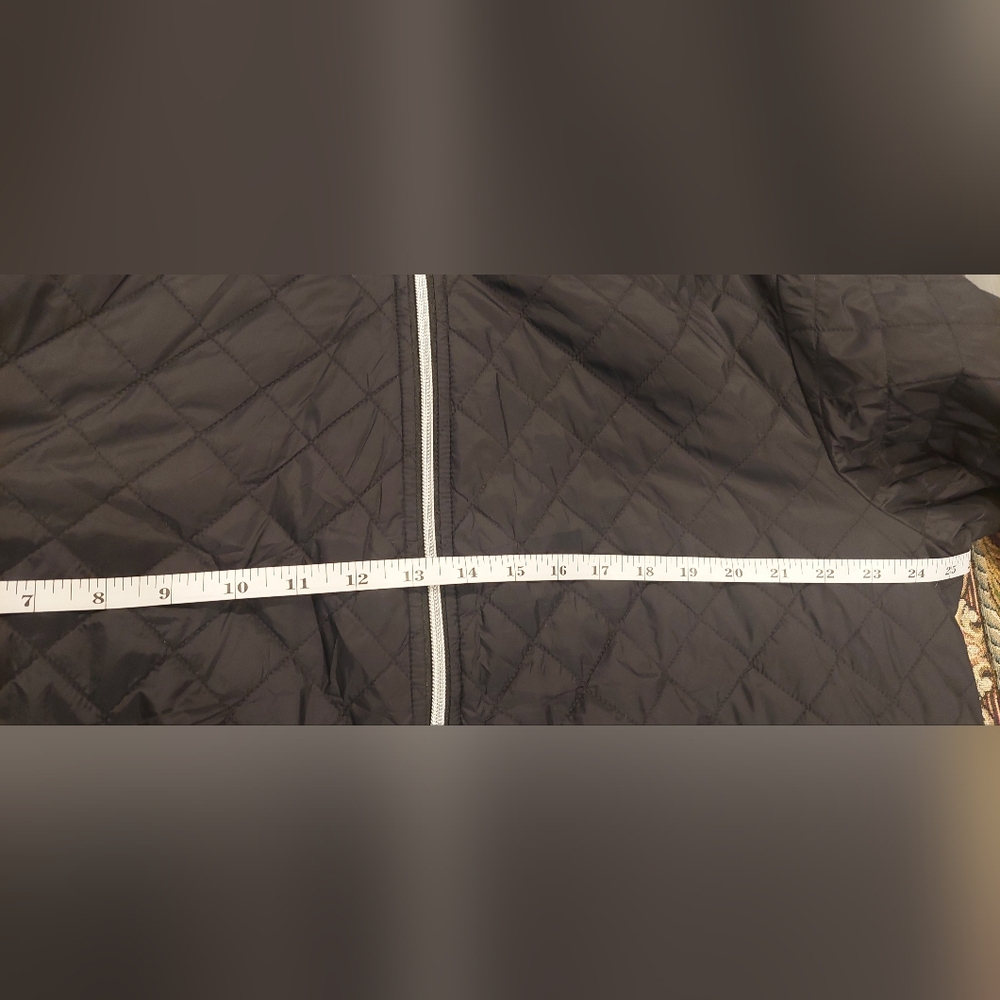 Elegant Black Quilted Hooded Coat - Picture 15 of 15